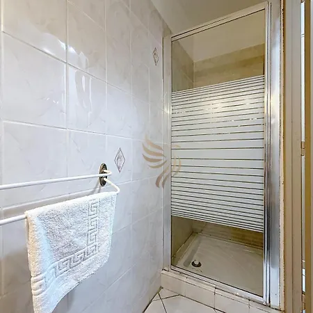 L'atelier 713 - T2 - 15min A Pied Des Plages Fréjus